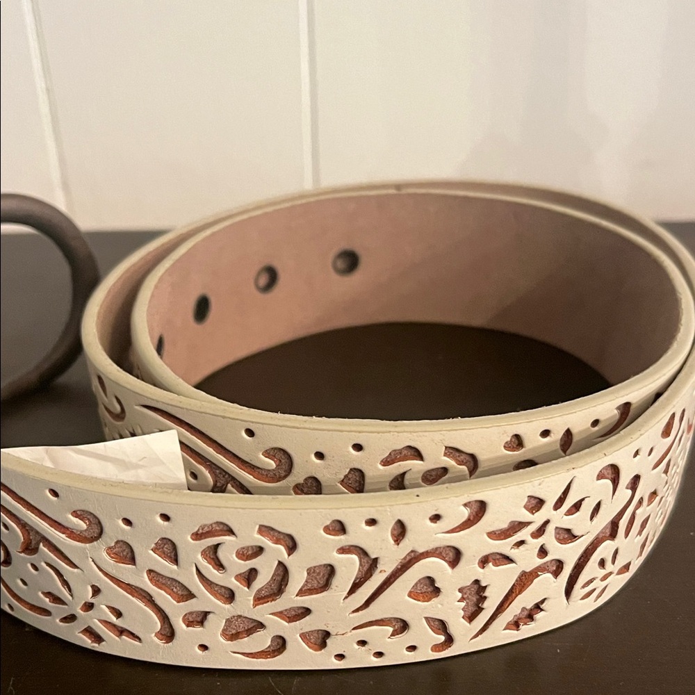 Fossil Ivory Cutout Leather Belt with Bronze-Tone Buckle - Picture 2 of 5